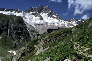 Voralphütte mit Sustenhorn