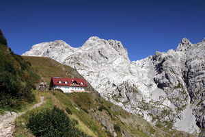 Das Rifugio Marinelli vor der Hohen Warte