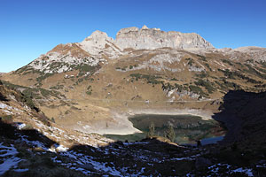 Rote Wand über dem Formarinsee